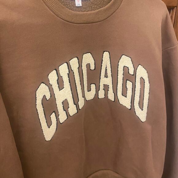 Alice & Wonder Chicago Sweater Brown size S Oversized Sweatshirt Soft $88 - Picture 3 of 14